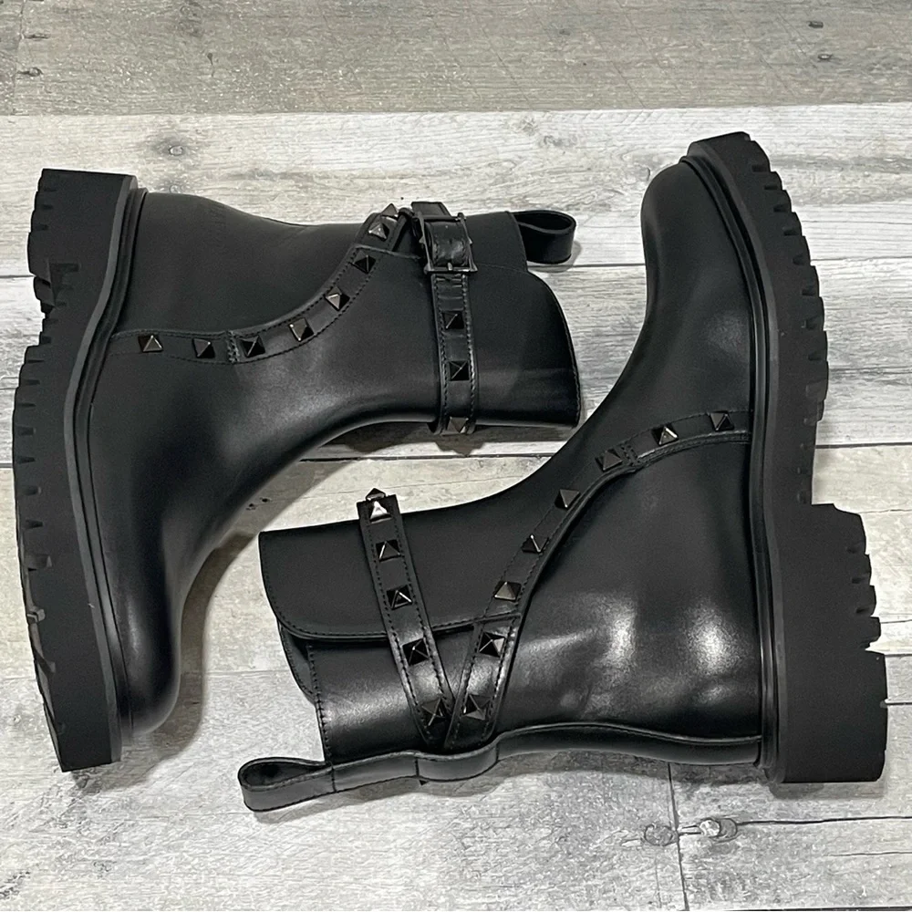 Valentino Garavani Rockstud Women’s Combat Boot - Black - SZ - 6.5 .US/36.5 .EU - Picture 6 of 13